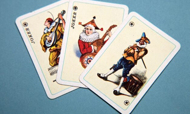 Tässä ovat kovimmat nimet Jussi Halla-ahon seuraajaksi – STT: Laura Huhtasaari ei pyri puheenjohtajaksi