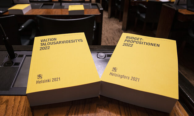 PS: Hallituksen tontut jakavat joululahjoja leväperäisesti – “Elvytyshana on ollut auki”