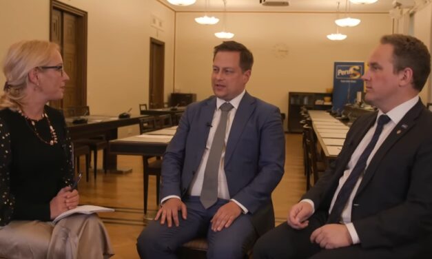 Video: Hallitus lykkii Suomea jälleen uuden EU-tukimekanismin maksajaksi. Haastattelussa Junnila ja Mäkelä.