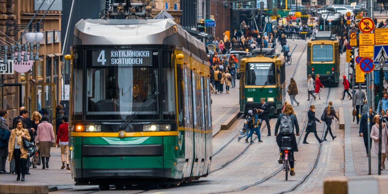 Junnila tyrmistyi raitiovaunuhankinnasta: Suomalainen työ sivuutettiin, vaunut tulevat Puolasta