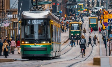 Junnila tyrmistyi raitiovaunuhankinnasta: Suomalainen työ sivuutettiin, vaunut tulevat Puolasta